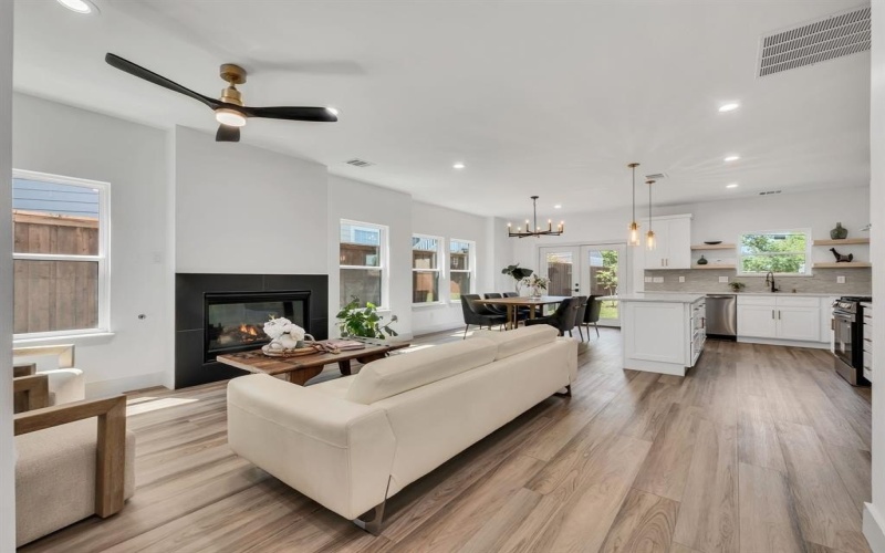 3709 Colonial Avenue, Dallas, TX 75215, 4 Bedrooms Bedrooms, ,2 BathroomsBathrooms,Residential,For Sale,3709 Colonial Avenue,20997212