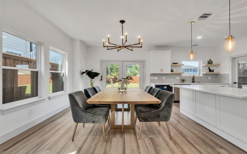 3709 Colonial Avenue, Dallas, TX 75215, 4 Bedrooms Bedrooms, ,2 BathroomsBathrooms,Residential,For Sale,3709 Colonial Avenue,20997212