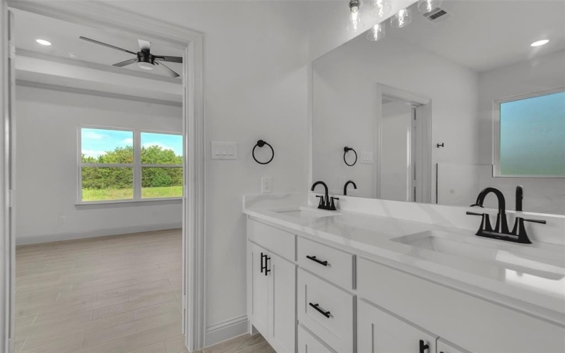 504 E Ball Street, Tom Bean, TX 75489, 4 Bedrooms Bedrooms, ,2 BathroomsBathrooms,Residential,For Sale,504 E Ball Street,0,20997278
