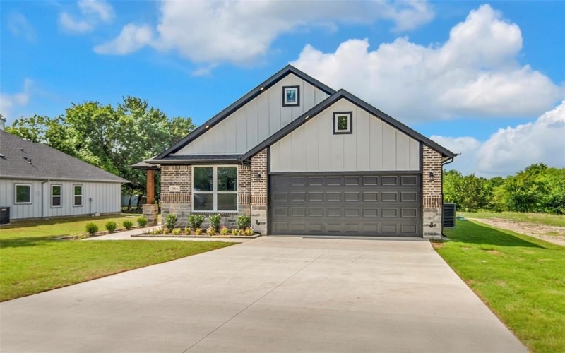 504 E Ball Street, Tom Bean, TX 75489, 4 Bedrooms Bedrooms, ,2 BathroomsBathrooms,Residential,For Sale,504 E Ball Street,0,20997278