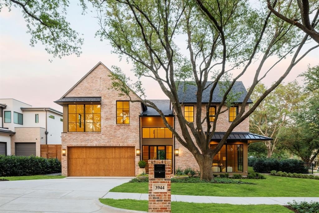3944 Dalgreen Circle, Dallas, TX 75214, 5 Bedrooms Bedrooms, ,6 BathroomsBathrooms,Residential,For Sale,3944 Dalgreen Circle,20997323