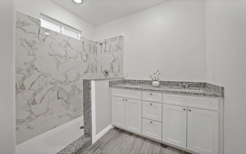 2902 Walnut Street, Greenville, TX 75401, 4 Bedrooms Bedrooms, ,3 BathroomsBathrooms,Residential,For Sale,2902 Walnut Street,20997337