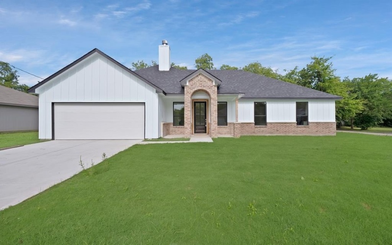 2902 Walnut Street, Greenville, TX 75401, 4 Bedrooms Bedrooms, ,3 BathroomsBathrooms,Residential,For Sale,2902 Walnut Street,20997337