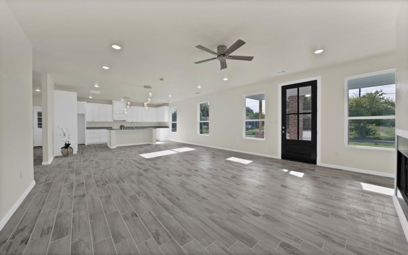 2902 Walnut Street, Greenville, TX 75401, 4 Bedrooms Bedrooms, ,3 BathroomsBathrooms,Residential,For Sale,2902 Walnut Street,20997337