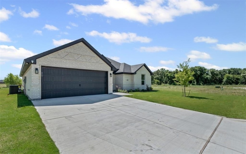407 Sun Flower Court, Tolar, TX 76476, 4 Bedrooms Bedrooms, ,2 BathroomsBathrooms,Residential,For Sale,407 Sun Flower Court,20997449