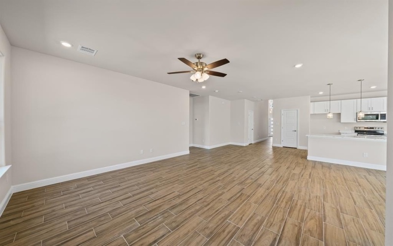 502 Balboa Drive E, Runaway Bay, TX 76426, 3 Habitaciones Habitaciones , ,2 BañosBaños,Residential,En Venta,502 Balboa Drive E,20997481