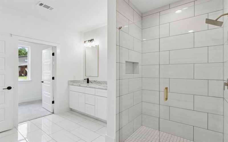 5849 Lyle Street, Westworth Village, TX 76114, 4 Bedrooms Bedrooms, ,2 BathroomsBathrooms,Residential,For Sale,5849 Lyle Street,20997619