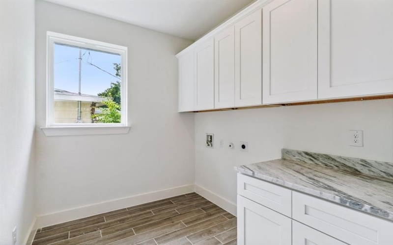 5849 Lyle Street, Westworth Village, TX 76114, 4 Bedrooms Bedrooms, ,2 BathroomsBathrooms,Residential,For Sale,5849 Lyle Street,20997619