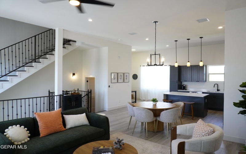 201 DESERT PASS Street unit: 3 #3, El Paso, TX 79912, 3 Habitaciones Habitaciones , ,3 BañosBaños,Residential,En Venta,201 DESERT PASS Street unit: 3,0,896321