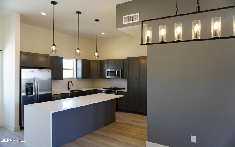 201 DESERT PASS Street unit: 3 #3, El Paso, TX 79912, 3 Habitaciones Habitaciones , ,3 BañosBaños,Residential,En Venta,201 DESERT PASS Street unit: 3,0,896321