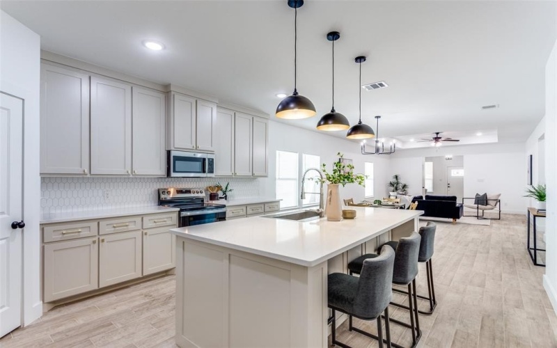 519 W Kellis Street, Fort Worth, TX 76115, 3 Bedrooms Bedrooms, ,2 BathroomsBathrooms,Residential,For Sale,519 W Kellis Street,0,20997879