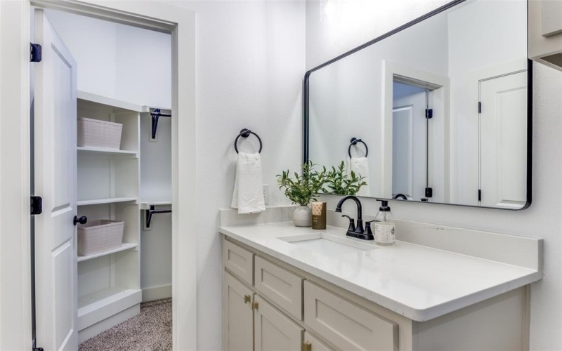 519 W Kellis Street, Fort Worth, TX 76115, 3 Bedrooms Bedrooms, ,2 BathroomsBathrooms,Residential,For Sale,519 W Kellis Street,0,20997879