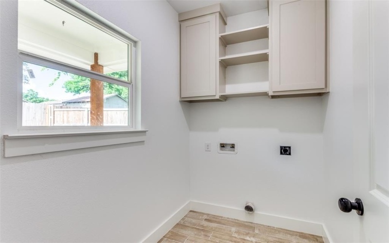 519 W Kellis Street, Fort Worth, TX 76115, 3 Bedrooms Bedrooms, ,2 BathroomsBathrooms,Residential,For Sale,519 W Kellis Street,0,20997879