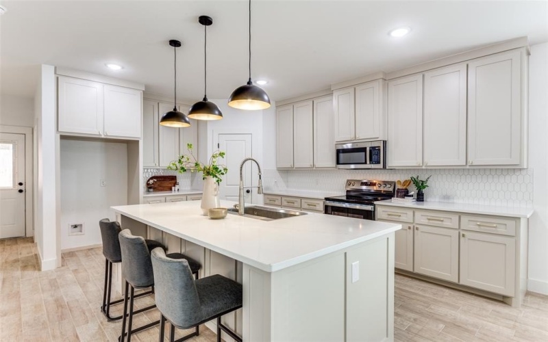 519 W Kellis Street, Fort Worth, TX 76115, 3 Bedrooms Bedrooms, ,2 BathroomsBathrooms,Residential,For Sale,519 W Kellis Street,0,20997879