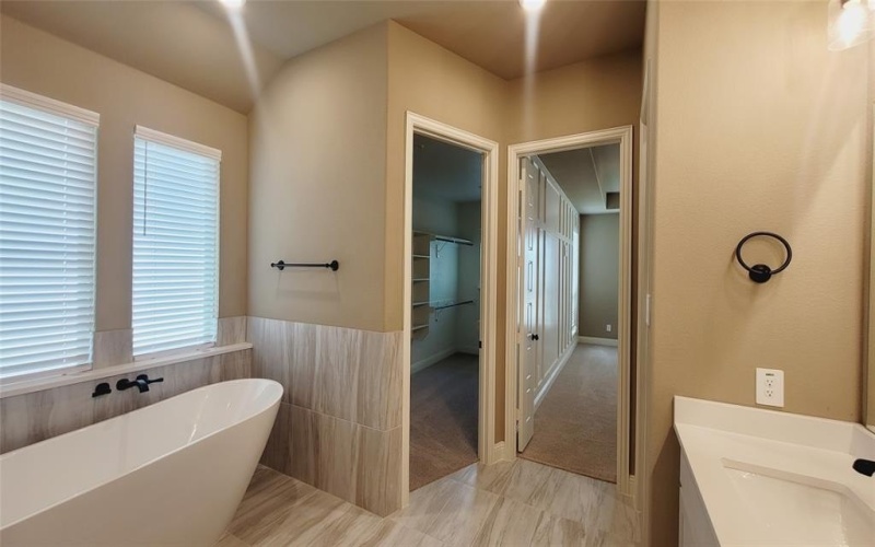1928 Barrix Lane, DeSoto, TX 75115, 4 Bedrooms Bedrooms, ,3 BathroomsBathrooms,Residential,For Sale,1928 Barrix Lane,0,20998048