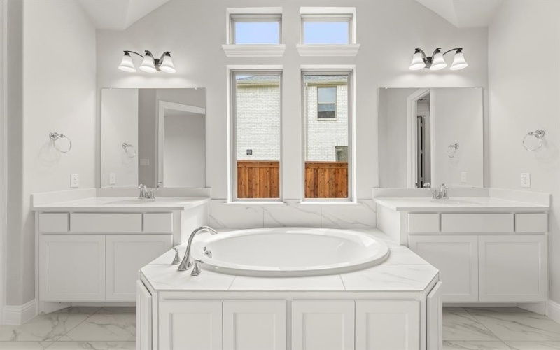 3231 Tobias Lane, Rockwall, TX 75032, 4 Bedrooms Bedrooms, ,3 BathroomsBathrooms,Residential,For Sale,3231 Tobias Lane,20998177