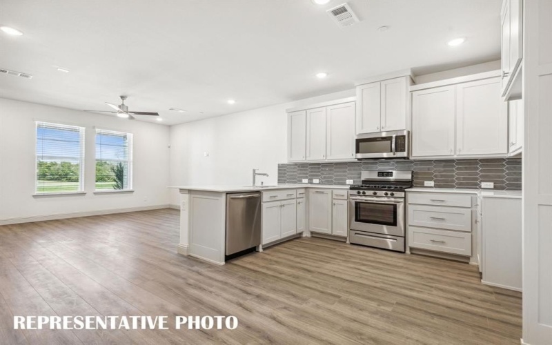 641 4th Street, Argyle, TX 76226, 3 Bedrooms Bedrooms, ,2 BathroomsBathrooms,Residential,For Sale,641 4th Street,20998281