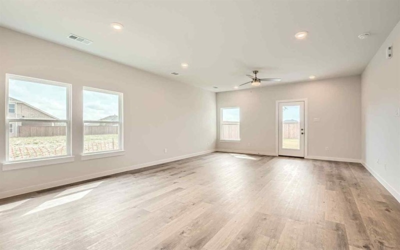 724 Ashley Gardens Drive, Forney, TX 75126, 4 Bedrooms Bedrooms, ,2 BathroomsBathrooms,Residential,For Sale,724 Ashley Gardens Drive,20998400