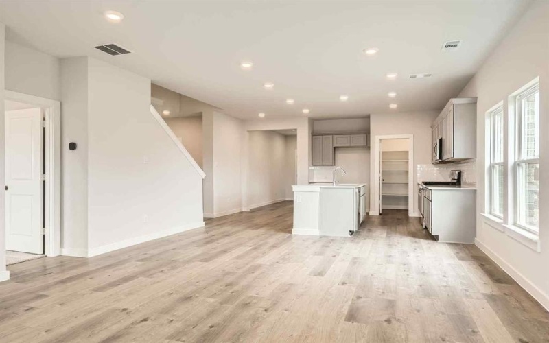 724 Ashley Gardens Drive, Forney, TX 75126, 4 Bedrooms Bedrooms, ,2 BathroomsBathrooms,Residential,For Sale,724 Ashley Gardens Drive,20998400