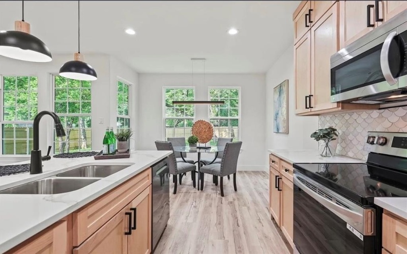 2522 Seevers Avenue, Dallas, TX 75216, 4 Bedrooms Bedrooms, ,2 BathroomsBathrooms,Residential,For Sale,2522 Seevers Avenue,20998493