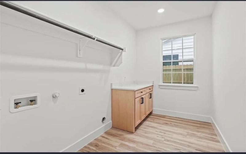 2522 Seevers Avenue, Dallas, TX 75216, 4 Bedrooms Bedrooms, ,2 BathroomsBathrooms,Residential,For Sale,2522 Seevers Avenue,20998493