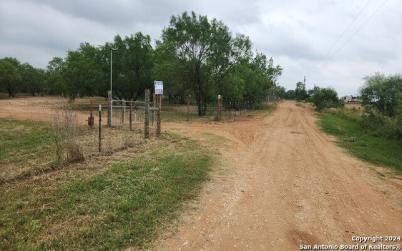 1848 County Road 2557 UNIT #4, Moore, TX 78057, ,Residential,En Venta,1848 County Road 2557 UNIT #4,1883534