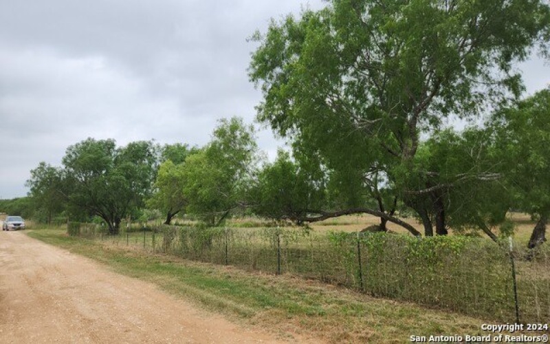 1848 County Road 2557 UNIT #4, Moore, TX 78057, ,Residential,En Venta,1848 County Road 2557 UNIT #4,1883534