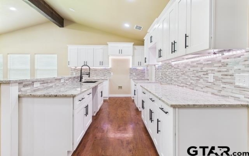 910 Cream Level Rd, Athens, TX 75751, 9 Habitaciones Habitaciones , ,5 BañosBaños,Residential,En Venta,910 Cream Level Rd,25010667