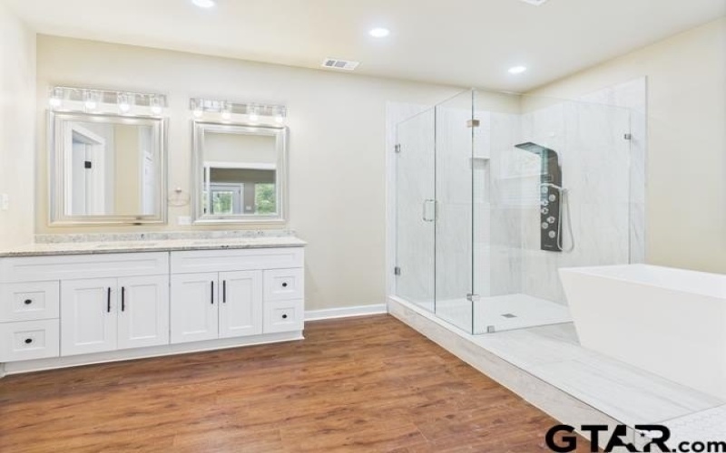 910 Cream Level Rd, Athens, TX 75751, 9 Habitaciones Habitaciones , ,5 BañosBaños,Residential,En Venta,910 Cream Level Rd,25010667