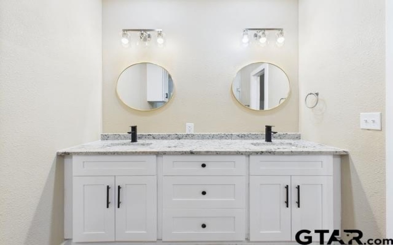 910 Cream Level Rd, Athens, TX 75751, 9 Habitaciones Habitaciones , ,5 BañosBaños,Residential,En Venta,910 Cream Level Rd,25010667