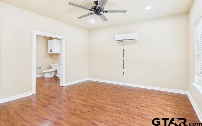 910 Cream Level Rd, Athens, TX 75751, 9 Habitaciones Habitaciones , ,5 BañosBaños,Residential,En Venta,910 Cream Level Rd,25010667