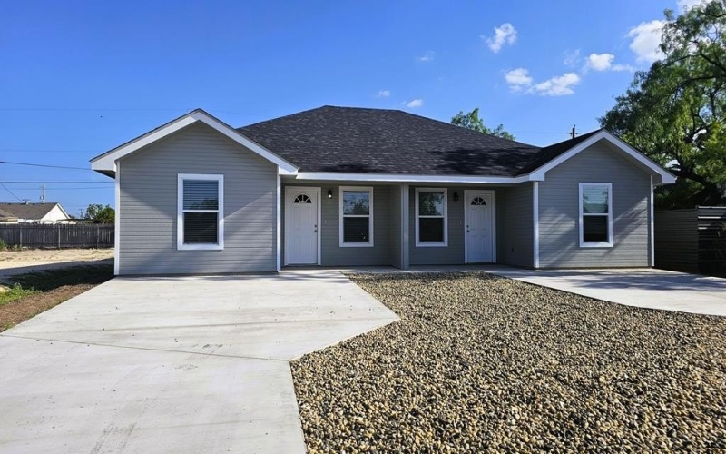 213a W Ave C, San Angelo, TX 76903, 2 Habitaciones Habitaciones , ,2 BañosBaños,Otro,En Venta,213a W Ave C,128270