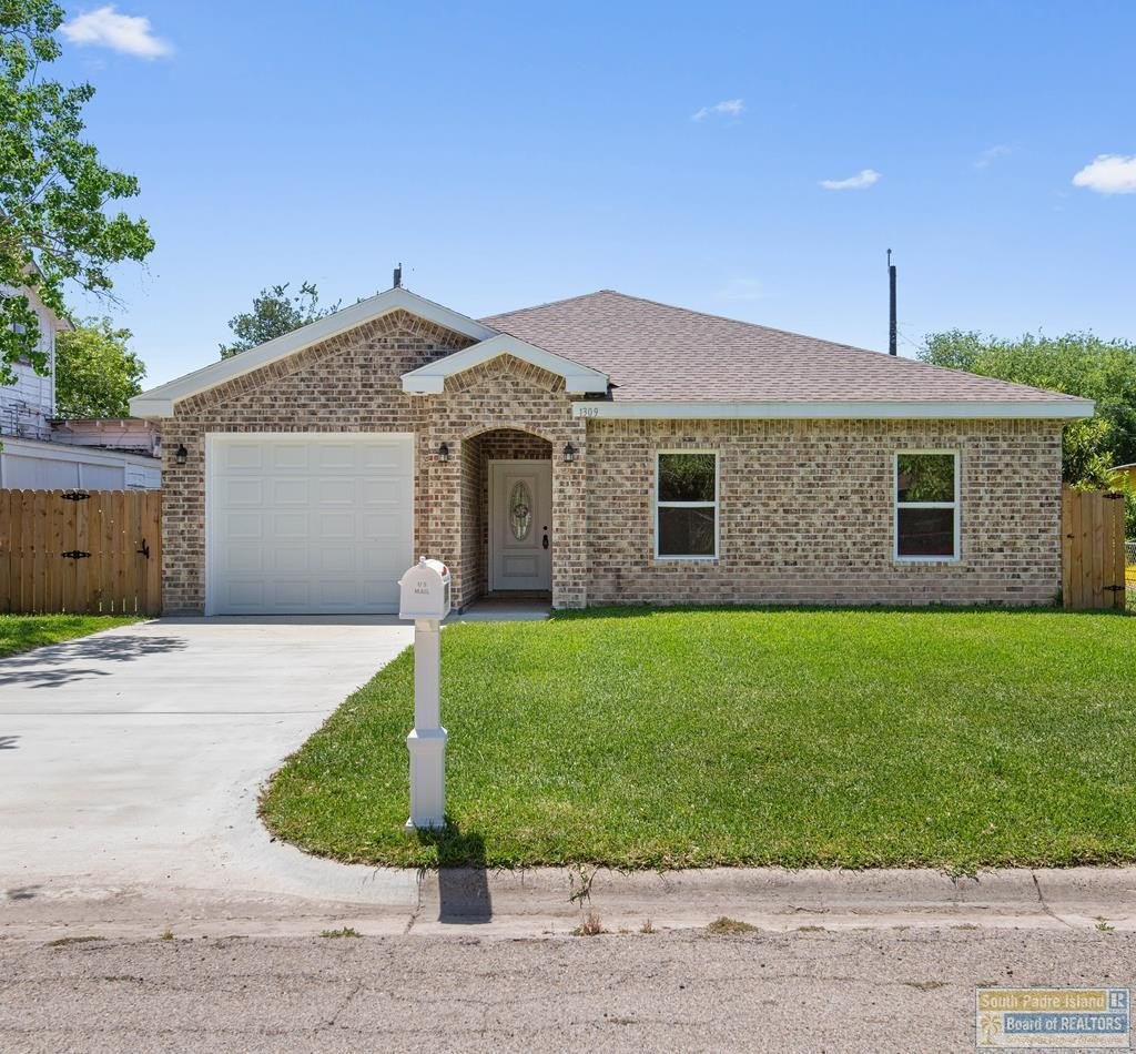 1309 Monroe, Harlingen, TX 78550, 3 Habitaciones Habitaciones , ,2 BañosBaños,Residential,En Venta,1309 Monroe,104032