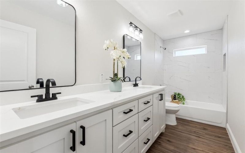 8005-8007 W Elizabeth Lane, Fort Worth, TX 76116, 8 Bedrooms Bedrooms, ,7 BathroomsBathrooms,Residential Multi Family,For Sale,8005-8007 W Elizabeth Lane,20997735