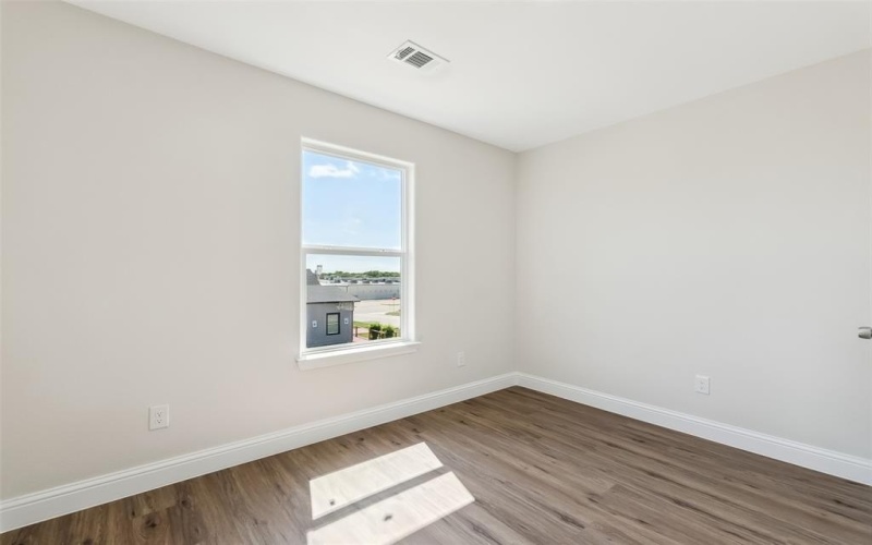 8005-8007 W Elizabeth Lane, Fort Worth, TX 76116, 8 Bedrooms Bedrooms, ,7 BathroomsBathrooms,Residential Multi Family,For Sale,8005-8007 W Elizabeth Lane,20997735