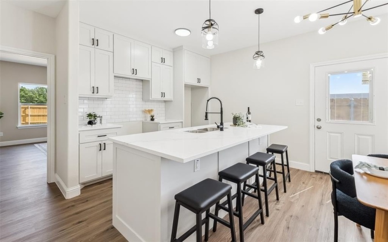 8005-8007 W Elizabeth Lane, Fort Worth, TX 76116, 8 Bedrooms Bedrooms, ,7 BathroomsBathrooms,Residential Multi Family,For Sale,8005-8007 W Elizabeth Lane,20997735