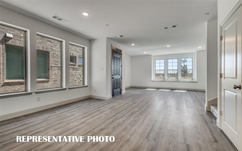 512 Parkside Drive, Argyle, TX 76226, 3 Bedrooms Bedrooms, ,2 BathroomsBathrooms,Residential,For Sale,512 Parkside Drive,20998255