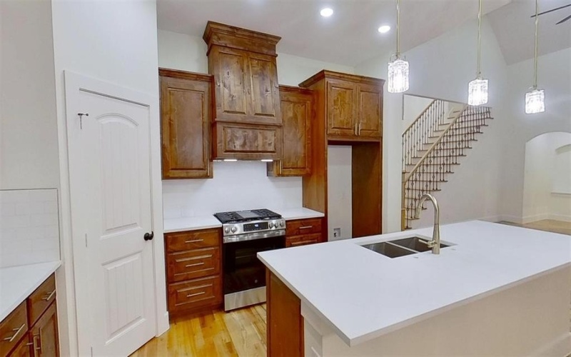 819 Vz County Road 2715, Mabank, TX 75147, 5 Bedrooms Bedrooms, ,5 BathroomsBathrooms,Residential,For Sale,819 Vz County Road 2715,20951634