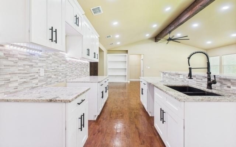 910 Cream Level Road, Athens, TX 75751, 9 Habitaciones Habitaciones , ,5 BañosBaños,Residential,En Venta,910 Cream Level Road,20980780