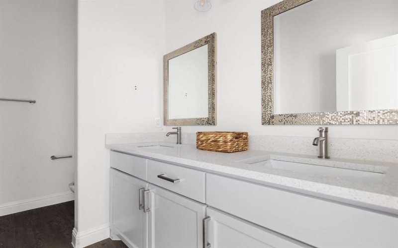 2521 Campbell Street, Fort Worth, TX 76105, 4 Bedrooms Bedrooms, ,2 BathroomsBathrooms,Residential,For Sale,2521 Campbell Street,20998670