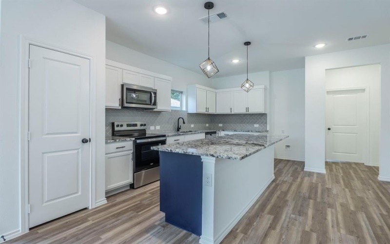 3228 Tuskegee Street, Dallas, TX 75215, 3 Bedrooms Bedrooms, ,3 BathroomsBathrooms,Residential,For Sale,3228 Tuskegee Street,20998711