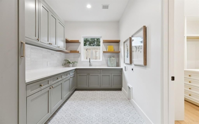 8730 Rexford Drive, Dallas, TX 75209, 5 Bedrooms Bedrooms, ,6 BathroomsBathrooms,Residential,For Sale,8730 Rexford Drive,0,20998755
