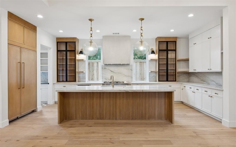 8730 Rexford Drive, Dallas, TX 75209, 5 Bedrooms Bedrooms, ,6 BathroomsBathrooms,Residential,For Sale,8730 Rexford Drive,20998755