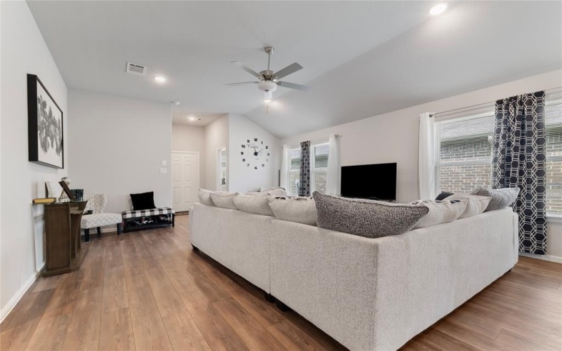 1101 La Esperanza Drive, Mesquite, TX 75149, 3 Habitaciones Habitaciones , ,2 BañosBaños,Residential,En Venta,1101 La Esperanza Drive,20998789