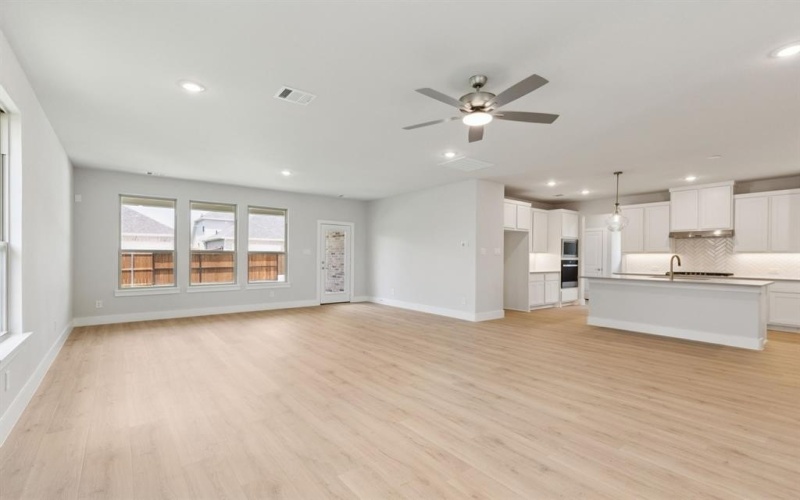 2205 Vista Way, Waxahachie, TX 75165, 3 Bedrooms Bedrooms, ,2 BathroomsBathrooms,Residential,For Sale,2205 Vista Way,20998817