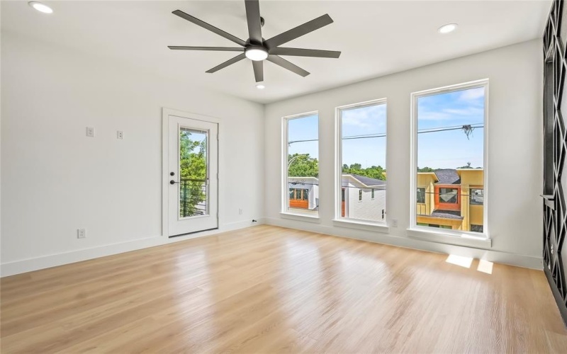 1311 Compton Street, Dallas, TX 75203, 4 Bedrooms Bedrooms, ,2 BathroomsBathrooms,Residential,For Sale,1311 Compton Street,20998825
