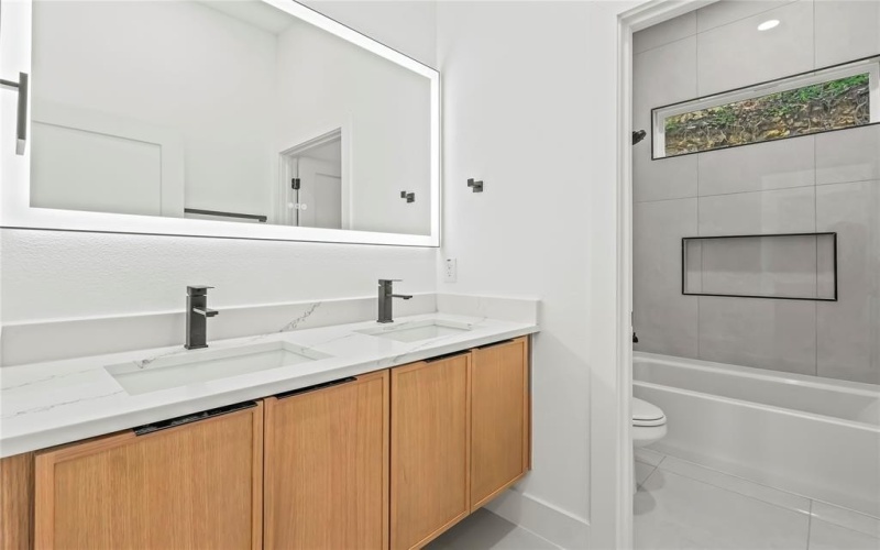 1311 Compton Street, Dallas, TX 75203, 4 Bedrooms Bedrooms, ,2 BathroomsBathrooms,Residential,For Sale,1311 Compton Street,20998825