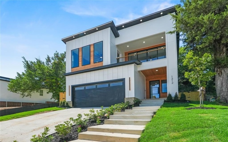 1311 Compton Street, Dallas, TX 75203, 4 Bedrooms Bedrooms, ,2 BathroomsBathrooms,Residential,For Sale,1311 Compton Street,20998825