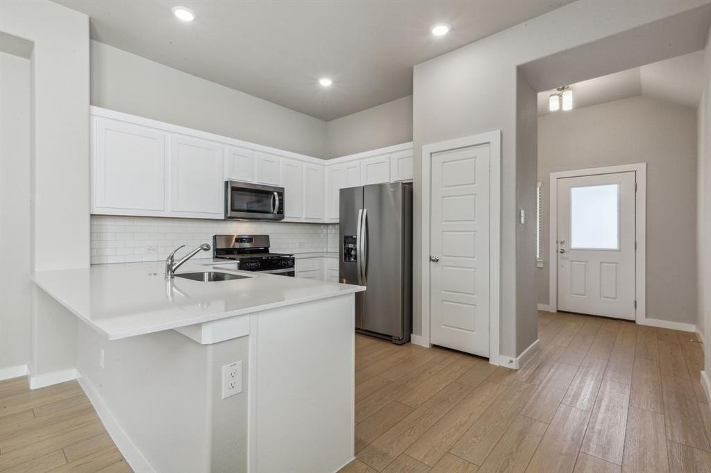 3725 White Rock Drive, Farmersville, TX 75442, 3 Bedrooms Bedrooms, ,2 BathroomsBathrooms,Residential,For Sale,3725 White Rock Drive,20998835