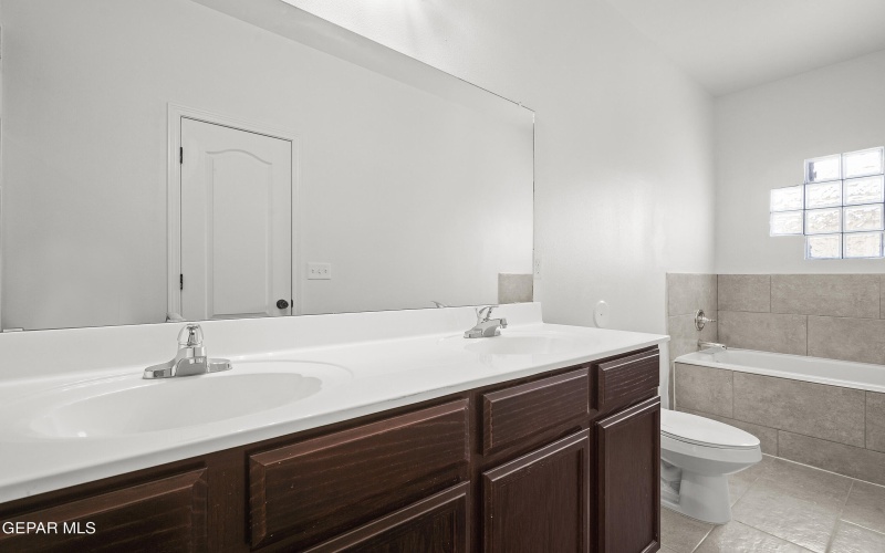 245 Hunstanton Street, Horizon City, TX 79928, 4 Habitaciones Habitaciones , ,2 BañosBaños,Residential,En Venta,245 Hunstanton Street,926330